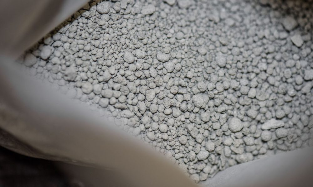 Bentonit für Pferde - Pferdperfekt Kräuterfibel