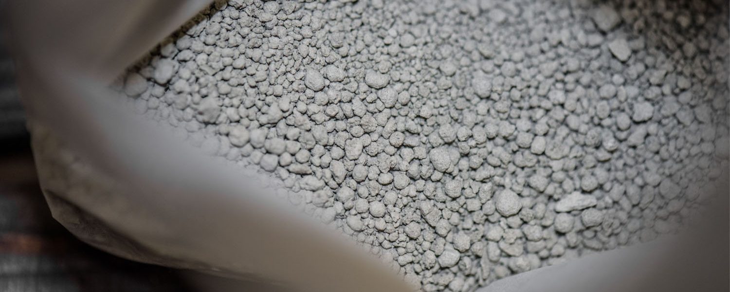 Bentonit für Pferde - Pferdperfekt Kräuterfibel